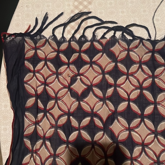 AUTHENTIC 🌺 LOUIS VUITTON Wool Silk Floral Logo Print Fringe Long Scarf Wr… - Picture 7 of 8